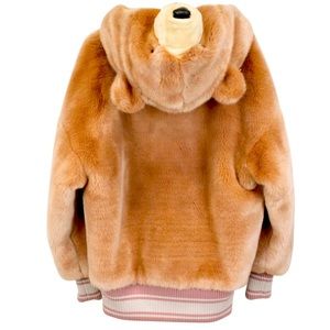 Meet your Posher, Lily